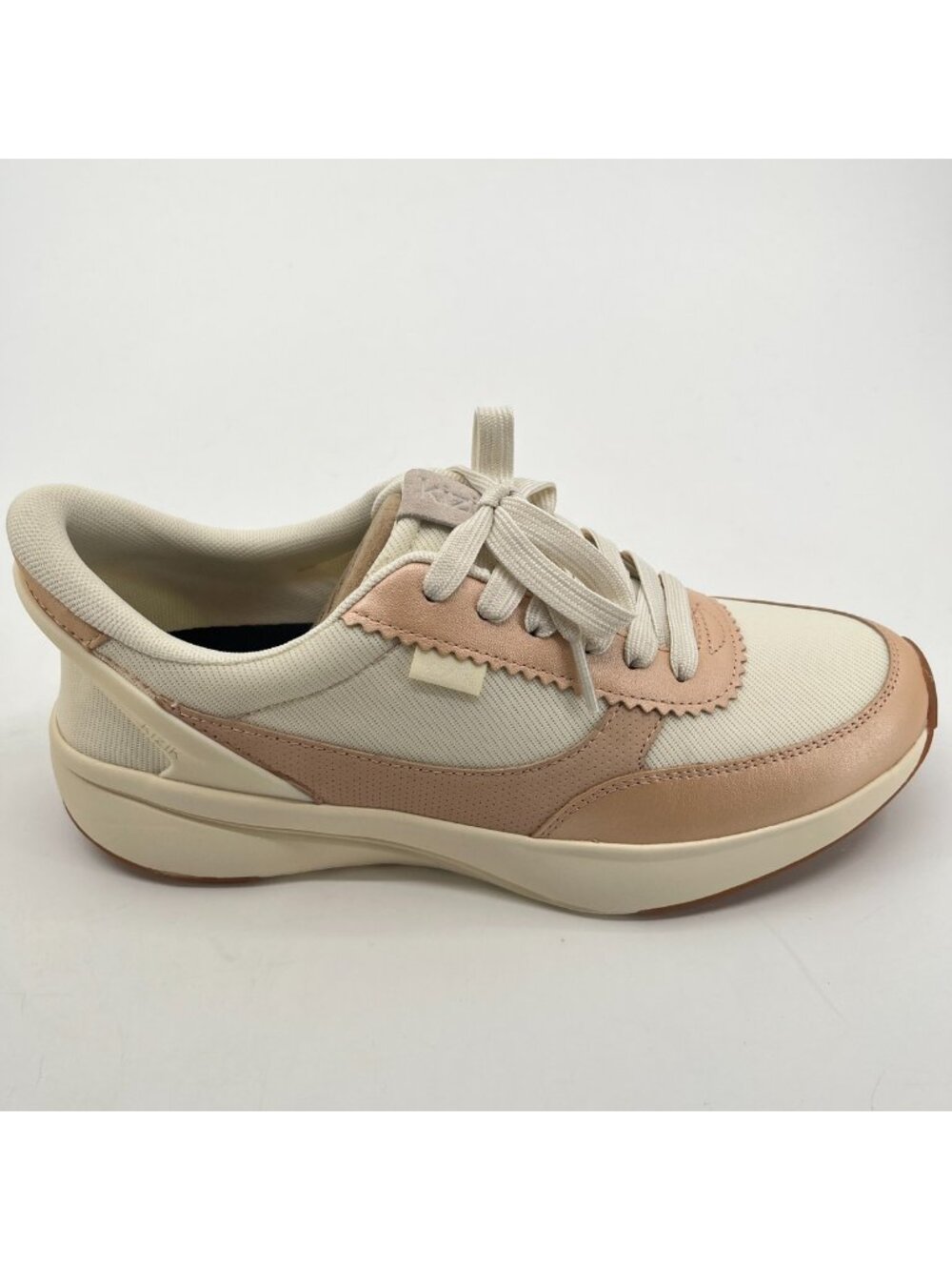 Kizik Paris Womens Size 9D Cream Tan Athletic Running Hands Free Shoes Sneakers